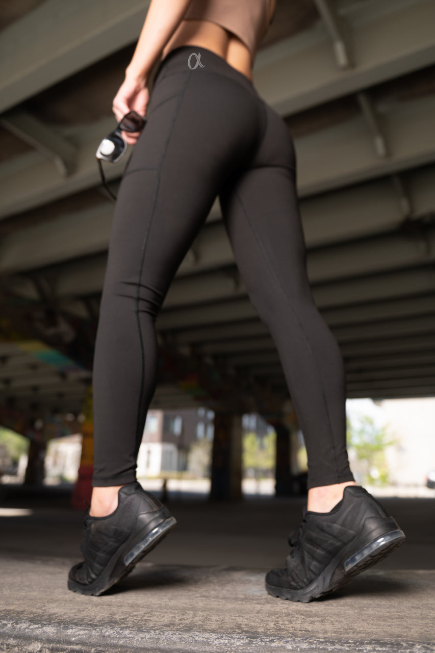 Black Yoga Pant 4 way Strech 25% Spandex 75% Polyester Moisture