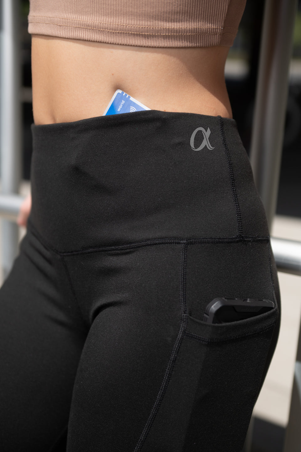 Black Yoga Pant 4 way Strech 25% Spandex 75% Polyester Moisture Wickin –  Leggings-G